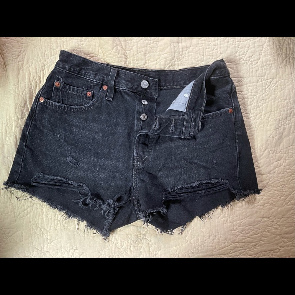 Levi black shorts